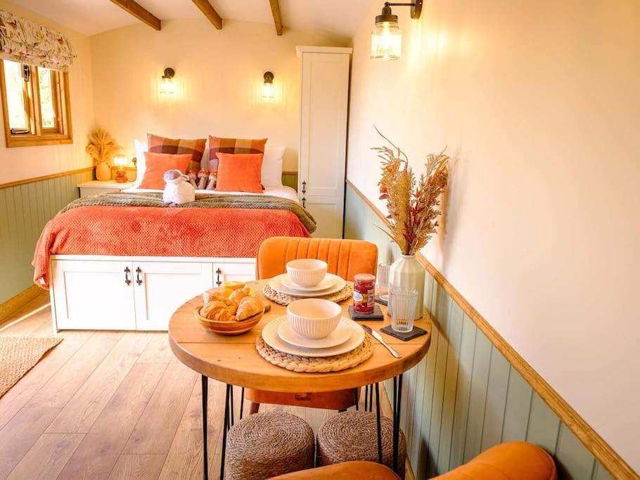 Lintmill Lodges - Heather Shepherds Hut Sorn Esterno foto